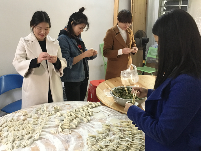 冬至包餃子 溫情暖寒冬-經過食品金屬檢測機，更放心